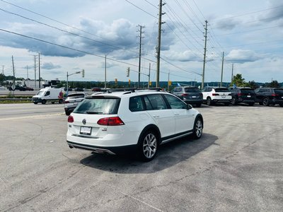 2017 Volkswagen GOLF ALLTRACK in Barrie, Ontario