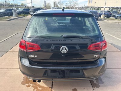 Volkswagen Golf  2017 à Calgary, Alberta