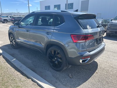Volkswagen Taos  2023 à Calgary, Alberta