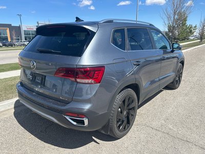 Volkswagen Taos  2023 à Calgary, Alberta