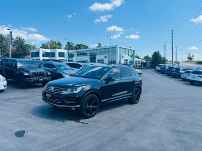 2016 Volkswagen Touareg in Barrie, Ontario