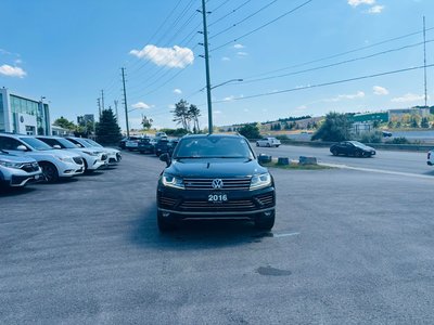 2016 Volkswagen Touareg in Barrie, Ontario
