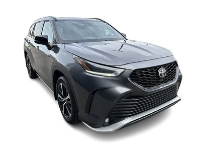 2022 Toyota Highlander in Mississauga, Ontario