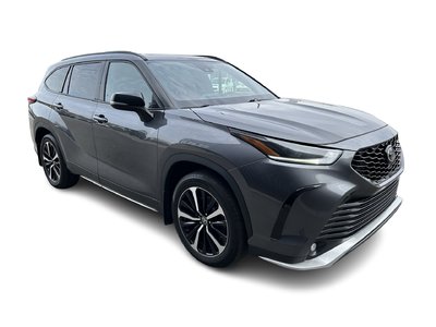 2022 Toyota Highlander in Mississauga, Ontario