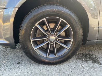 2017  Grand Caravan in North Vancouver, British Columbia