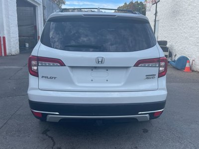 2022  Pilot in North Vancouver, British Columbia