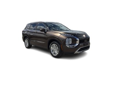 2023 Mitsubishi Outlander in Mississauga, Ontario