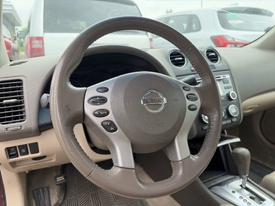 2010 Nissan Altima in Mississauga, Ontario