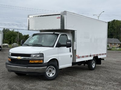 2026 Chevrolet Express Cutaway 3500 3500, V8 6.6L A ESSENCE, CUBE 14 PIEDS, CAMERA !!!