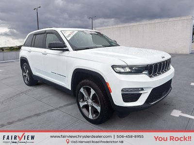 2023 Jeep Grand Cherokee 4xe  Loaded up with entertainment package panoramic roof package