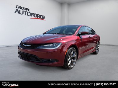 Chrysler 200 S 2015 Chrysler 200 S 2015 — berline sportive au style raffiné, confort moderne et conduite agréable au quo