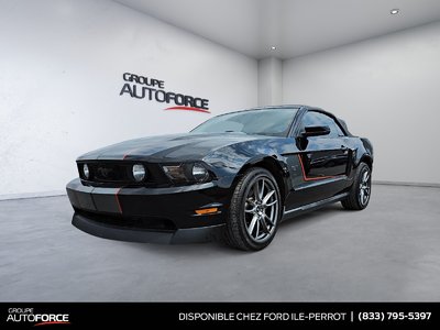 Ford Mustang GT 2010 Ford Mustang GT Cabriolet 2010 noir verni avec cuir charbon, V8 4,6 L, manuelle 5 vitesses, toit sou