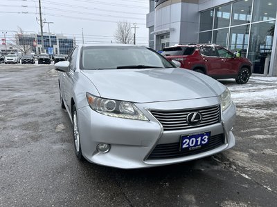 2013 Lexus ES350 in Mississauga, Ontario