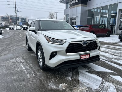 2020 Toyota Highlander hybrid in Mississauga, Ontario