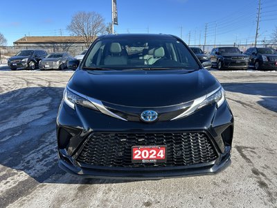 2024 Toyota Sienna Hybrid in Mississauga, Ontario