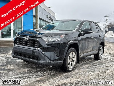 Toyota RAV4 LE 2022 le centre de l usage en estrie