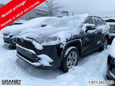 Toyota RAV4 LE 2022 le centre de l usage en estrie