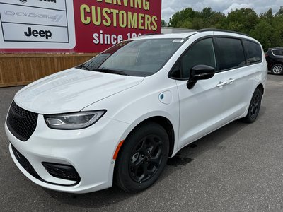 Chrysler Pacifica Hybrid  2024