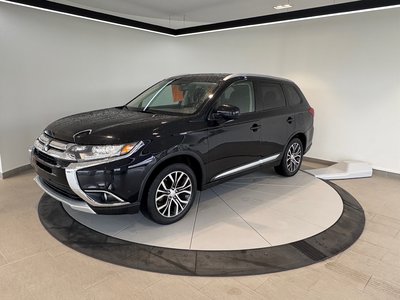 2017 Mitsubishi Outlander ES + TOURING + TOIT + AWC + CAMERA + WOW +++