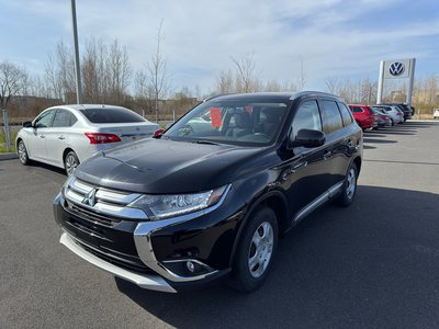 Mitsubishi Outlander ES + TOURING + TOIT + AWC + CAMERA + WOW +++ 2017