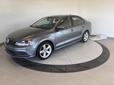 Volkswagen Jetta Sedan Trendline+ A/C + MAGS + BLUETOOTH + CAMERA + WOW + 2017
