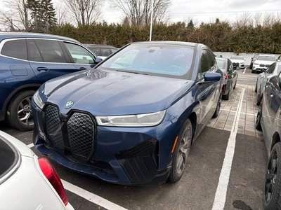BMW iX xDrive50 2024 PREMIUM ENHANCED | ASSISTANCE À LA CONDUITE