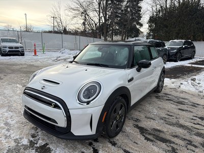 MINI Cooper Base 2024 100% Électrique | Plus d'un an de garantie d'origine restant !!