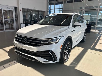 Volkswagen Tiguan Highline R-Line TOIT PANO INTERIEUR DE CUIR 2022 JAMAIS ACCIDENTÉ