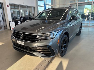 Volkswagen Tiguan Comfortline R-Line Black Edition TOIT PANO 2024 A PARTIR DE 4.39%