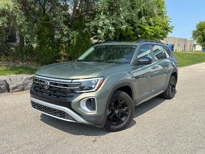 2024 Volkswagen Atlas 2.0T Peak Edition | Sunroof Package