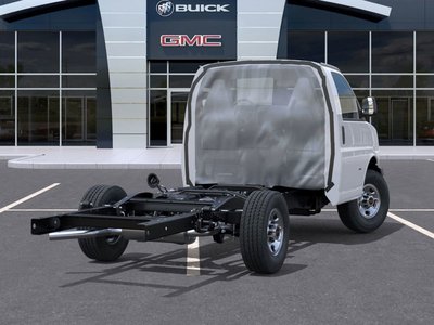 2025 GMC Savana Cutaway 3500 in Saint-Leonard, Quebec