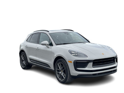 Porsche Macan  2023 à Saint-Léonard, Québec