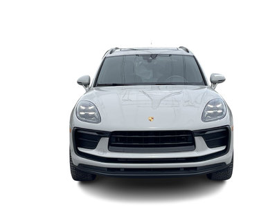 Porsche Macan  2023 à Saint-Léonard, Québec