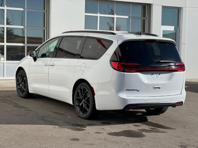 2024 Chrysler Pacifica in Calgary, Alberta