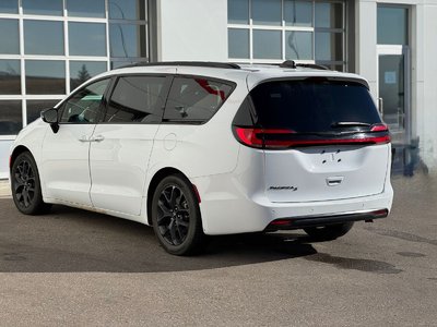 2024 Chrysler Pacifica in Calgary, Alberta