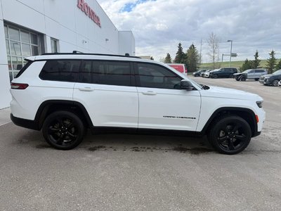 2022 Jeep Grand Cherokee in Calgary, Alberta