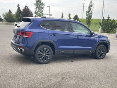 Volkswagen Taos  2023 à Calgary, Alberta