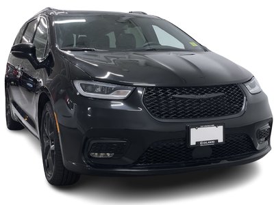 2024 Chrysler Pacifica in Vancouver, British Columbia