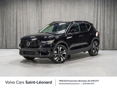 Volvo XC40  2025