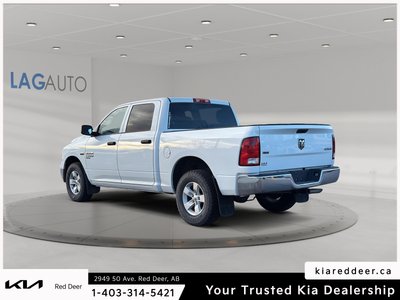 2022 Ram 1500 Classic SLT — photo 3