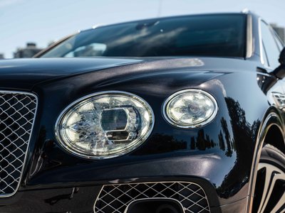 2023 Bentley Bentayga Azure — photo 7