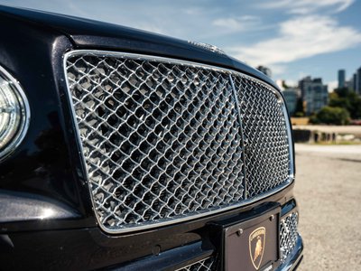 2023 Bentley Bentayga Azure — photo 8