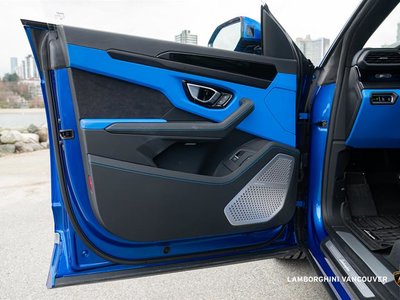 2022 Lamborghini Urus in Vancouver, British Columbia