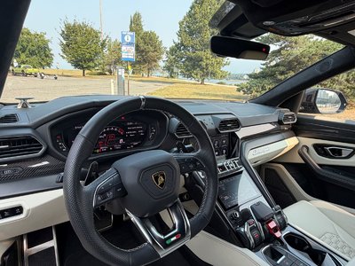 Lamborghini Urus  2022 à Vancouver, Colombie-Britannique