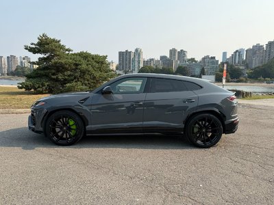 Lamborghini Urus  2022 à Vancouver, Colombie-Britannique