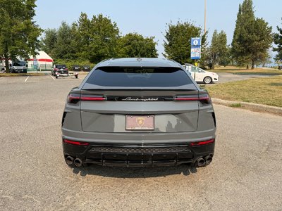 Lamborghini Urus  2022 à Vancouver, Colombie-Britannique