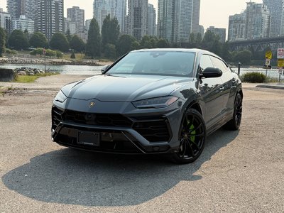 Lamborghini Urus  2022 à Vancouver, Colombie-Britannique