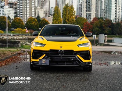Lamborghini Urus  2024 à Vancouver, Colombie-Britannique