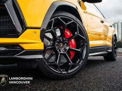 Lamborghini Urus  2024 à Vancouver, Colombie-Britannique