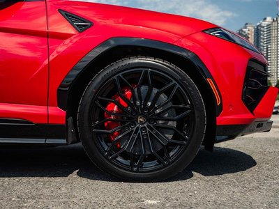 2026 Lamborghini Urus SE — photo 8